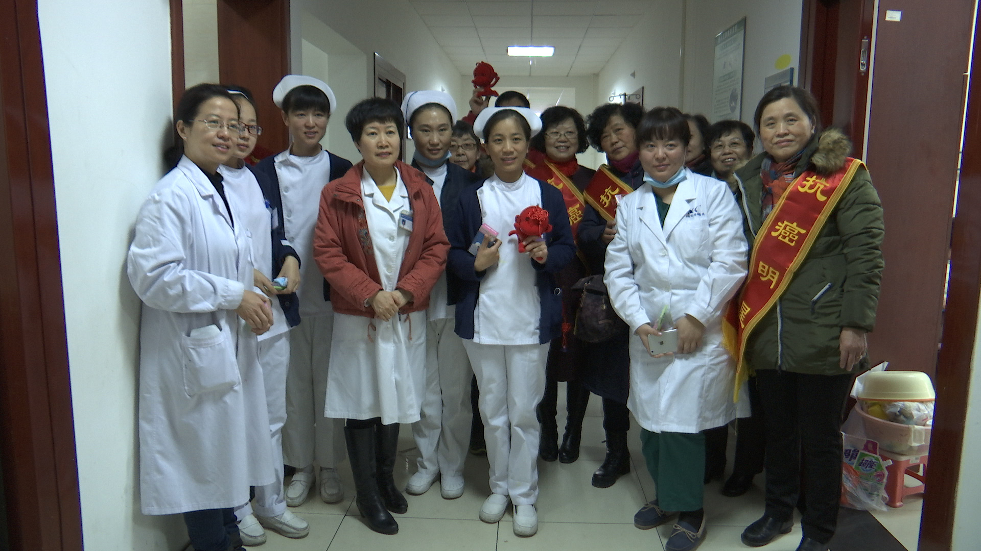 北京抗癌乐园志愿者大年初一慰问住院患者